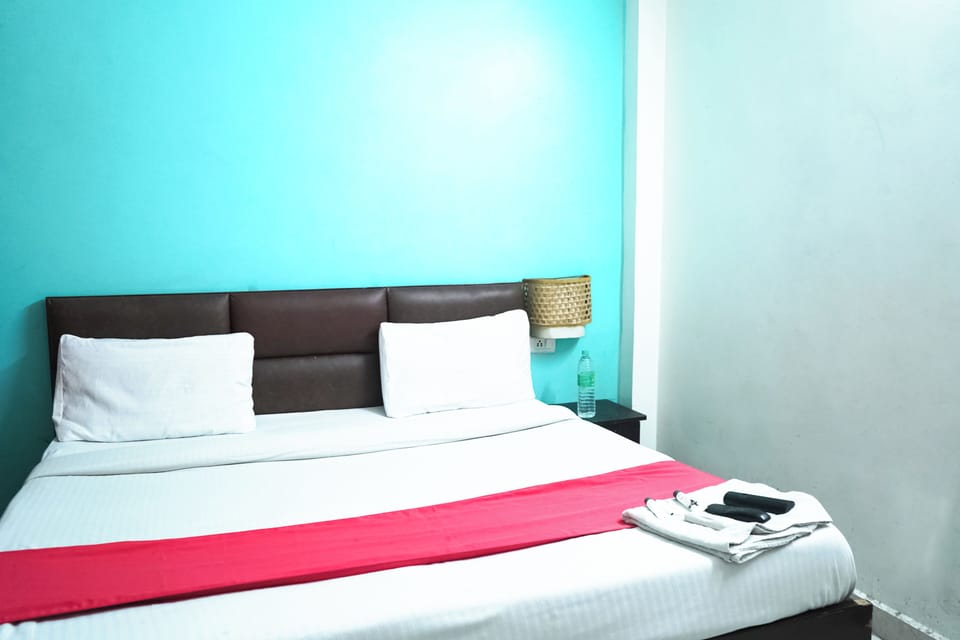 Deluxe Double Room, Balcony | Desk, free WiFi, bed sheets