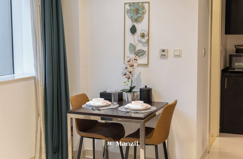 Luxury Studio, City View | Dining