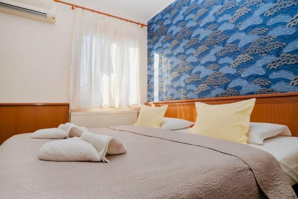 In-room safe, blackout drapes, iron/ironing board, free WiFi