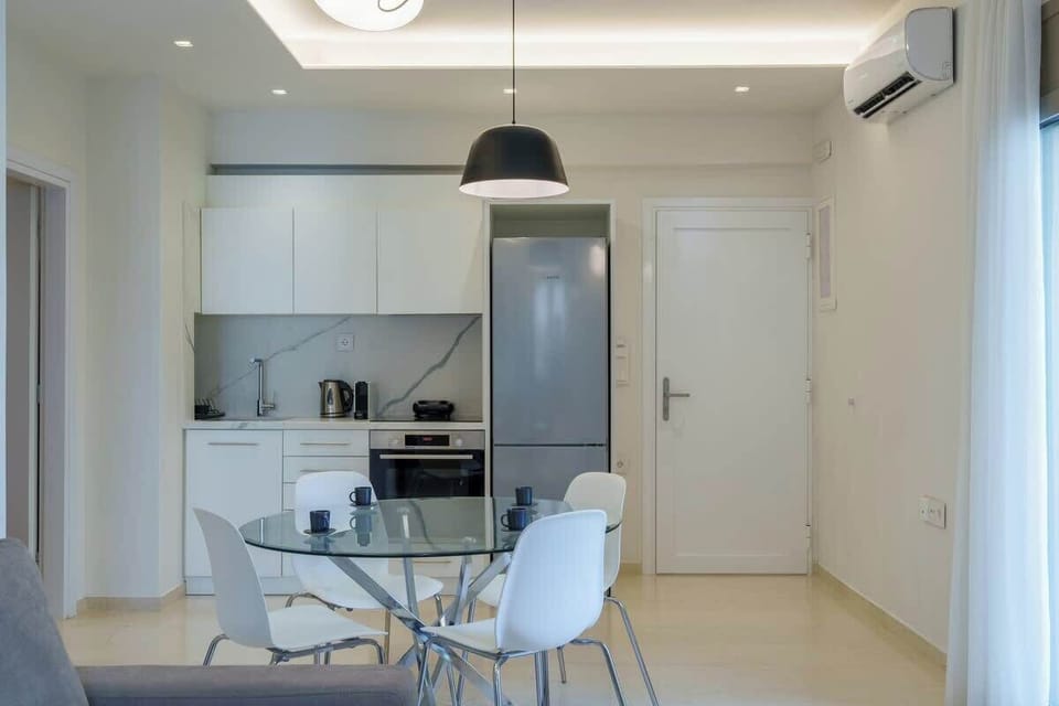 Fully Equipped Kitchen with Dining Space