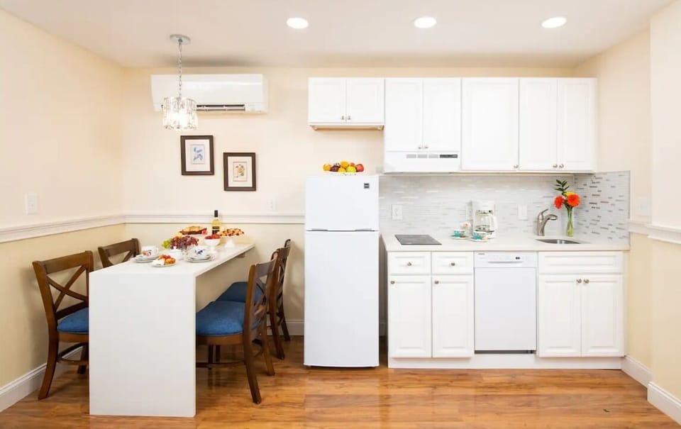 Traditional Studio Suite, Jetted Tub (Pet Friendly) | Private kitchen | Coffee/tea maker, fridge