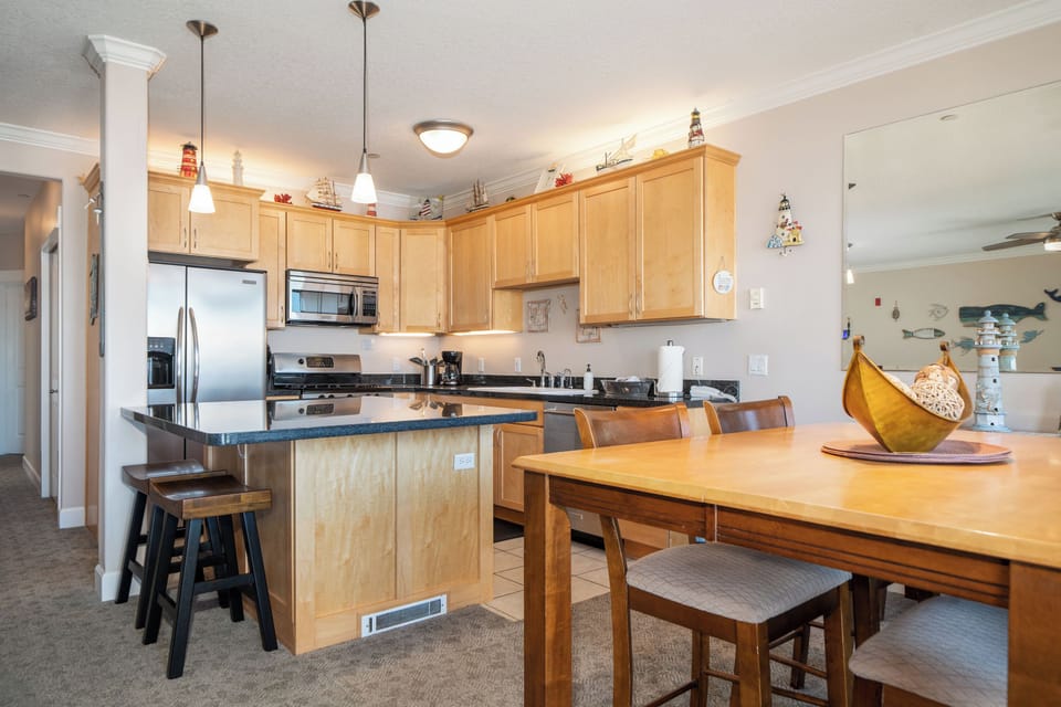 Full kitchen