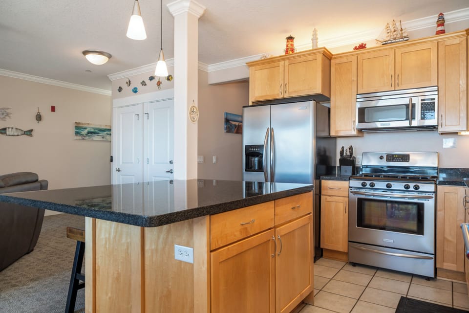 Full kitchen