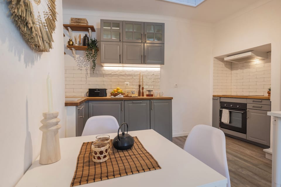 Classic Townhome, Garden View | Dining