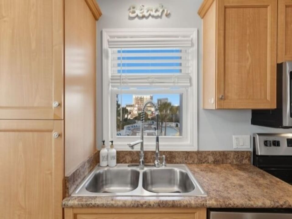 Sink, Sink Faucet, Indoors, Kitchen, Appliance