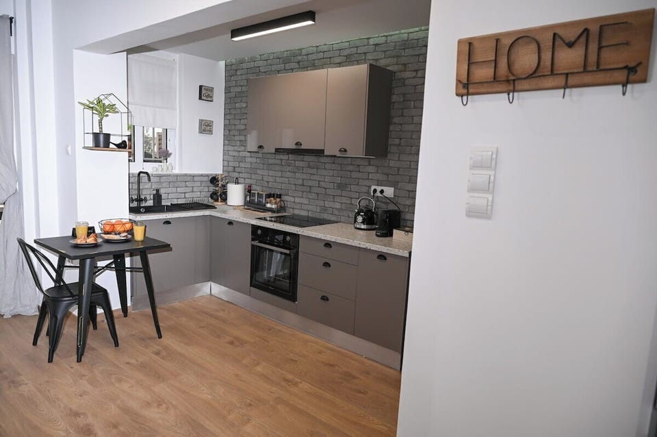 House | 1 bedroom, desk