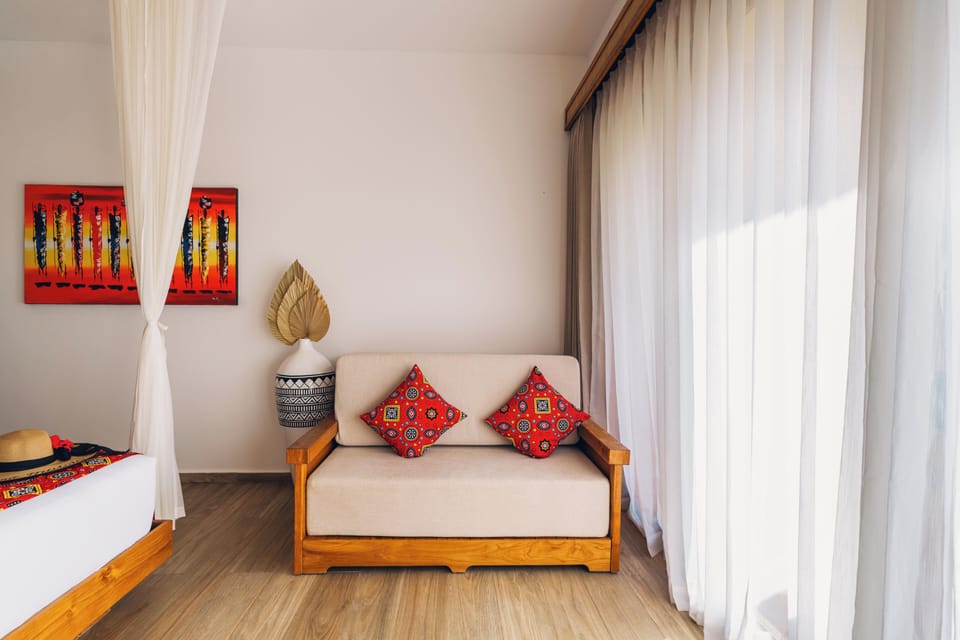 Minibar, in-room safe, cribs (free), WiFi (free)