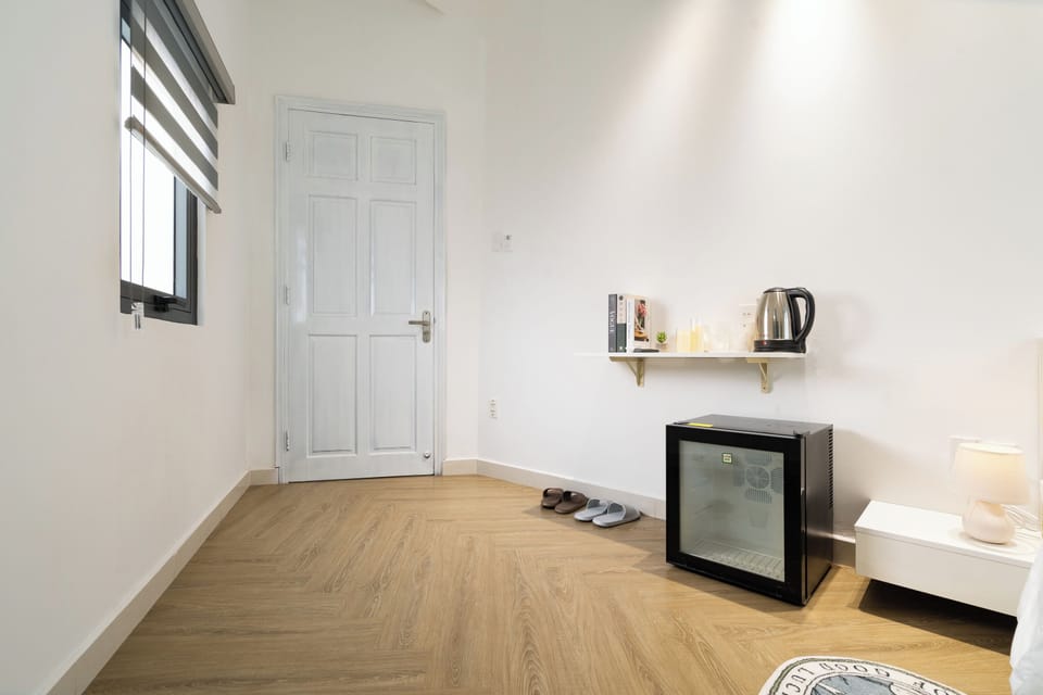 Deluxe Double Room, City View | Interior