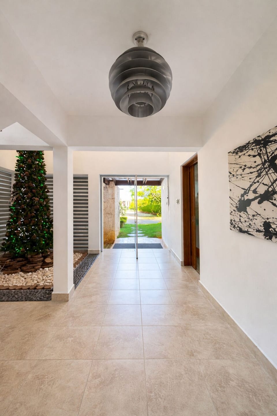 Entrance/glass door