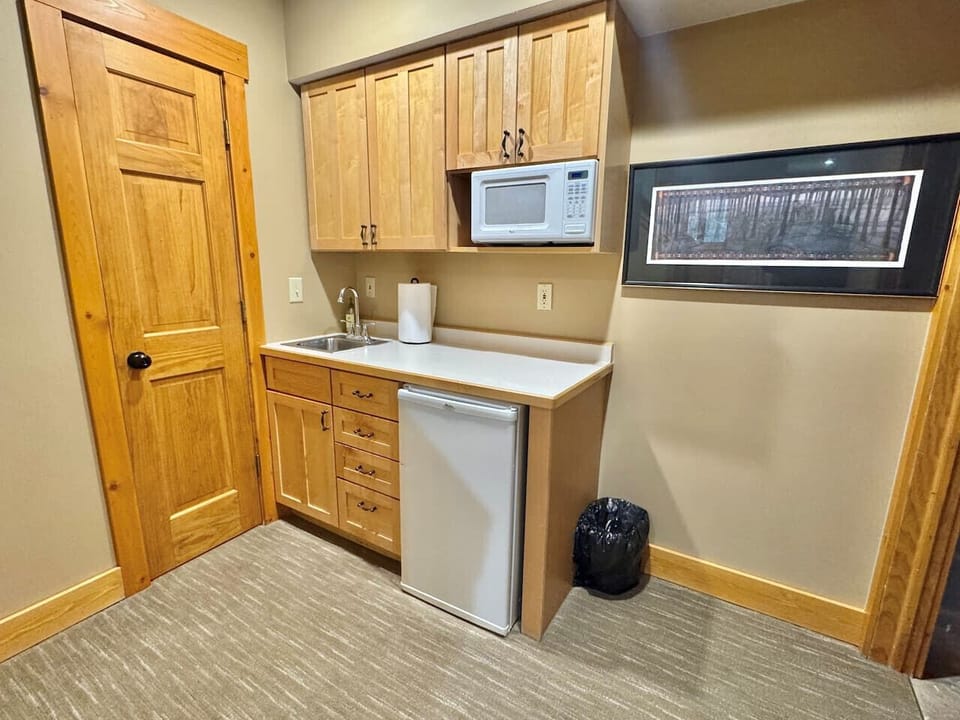 Downstairs Wet Bar