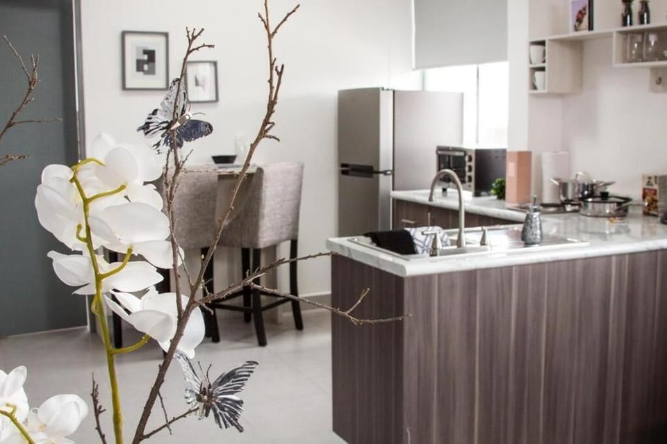 Family Studio | Private kitchen | Fridge, microwave, cookware/dishes/utensils