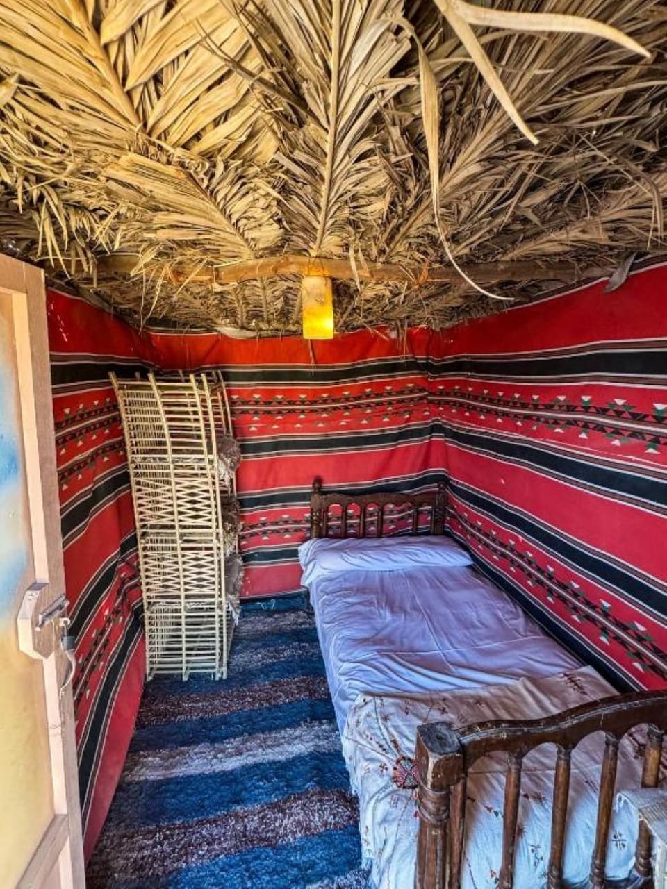 WiFi, bed sheets
