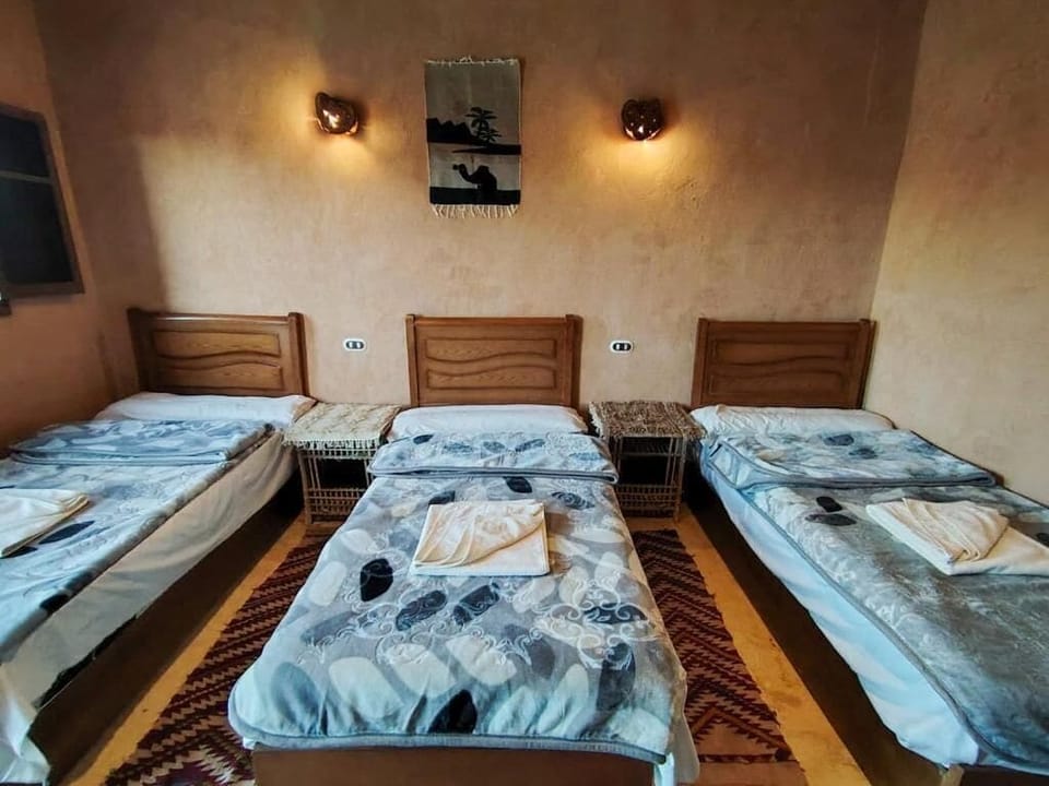 WiFi, bed sheets