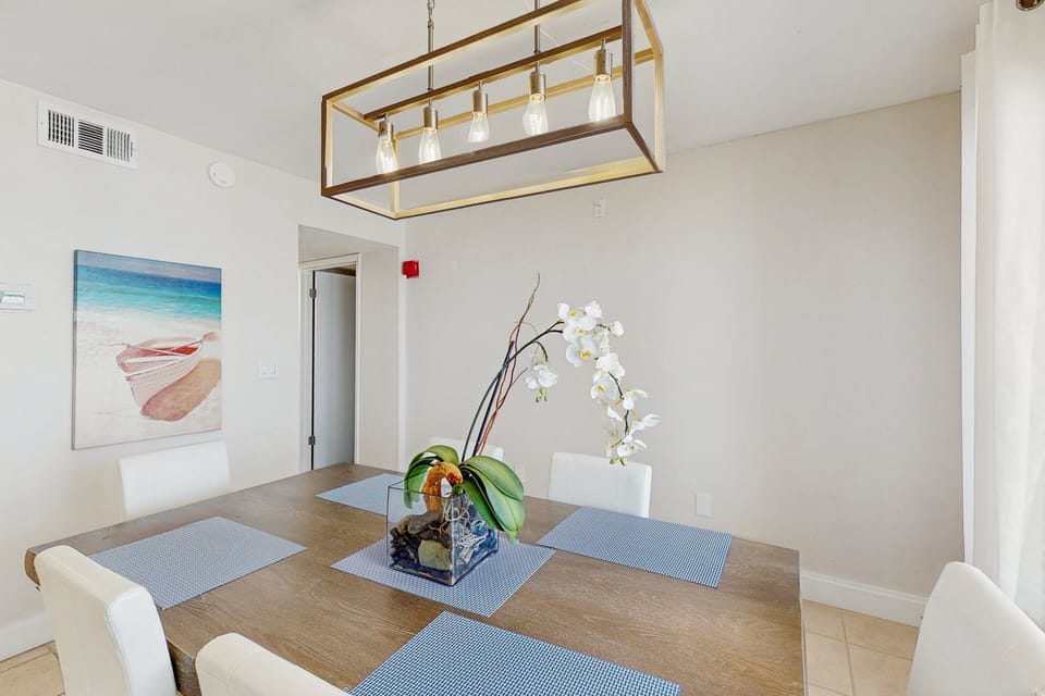 Condo, Multiple Beds, Balcony, Ocean View (Daytona Sandpoint 7H-Daytona Beach ) | 2 bedrooms, individually decorated, individually furnished, bed sheets