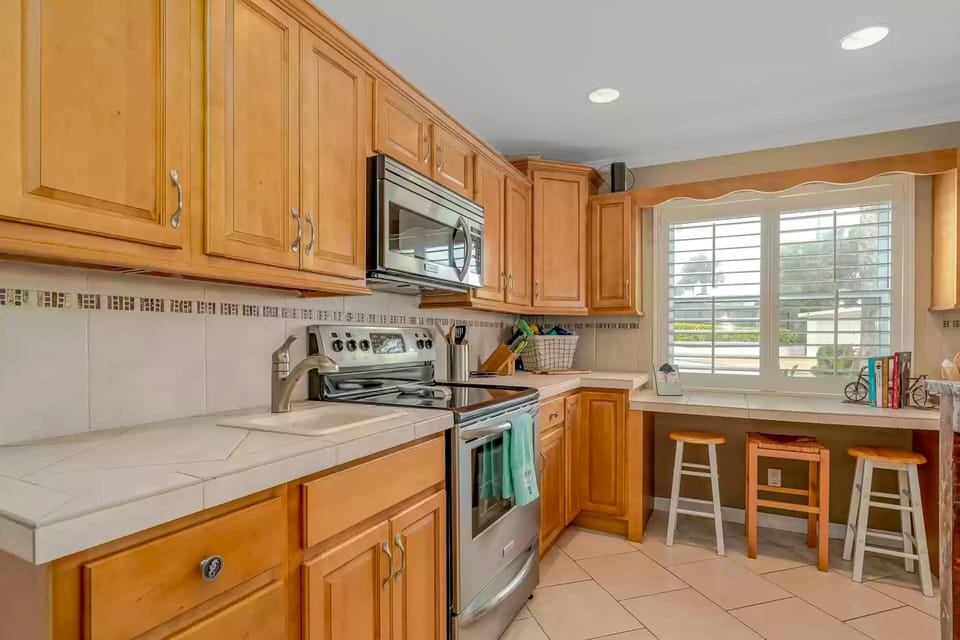 Condo, Multiple Beds, Kitchen, Ocean View (Bathing Suit Beach Bungalow) | Private kitchen
