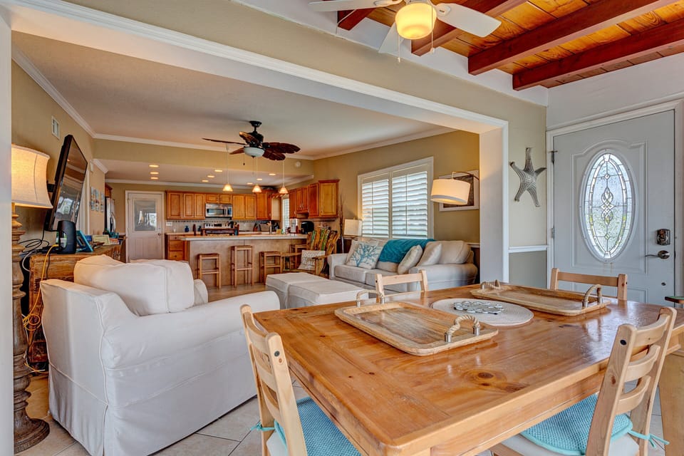Condo, Multiple Beds, Kitchen, Ocean View (Bathing Suit Beach Bungalow) | Living area