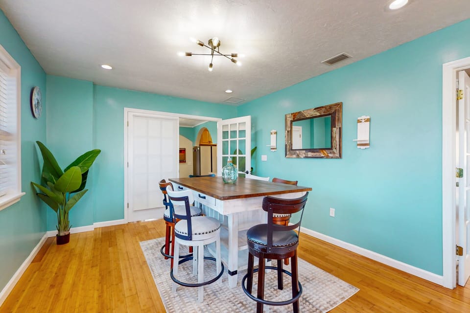 House, Multiple Beds, Balcony, Ocean View (Daytona Beach Retreat) | 3 bedrooms, individually decorated, individually furnished, bed sheets