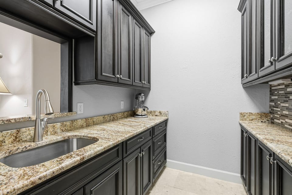 House, Multiple Beds, Hot Tub, Ocean View (Edgewater The Blue Horizon Estate) | Interior