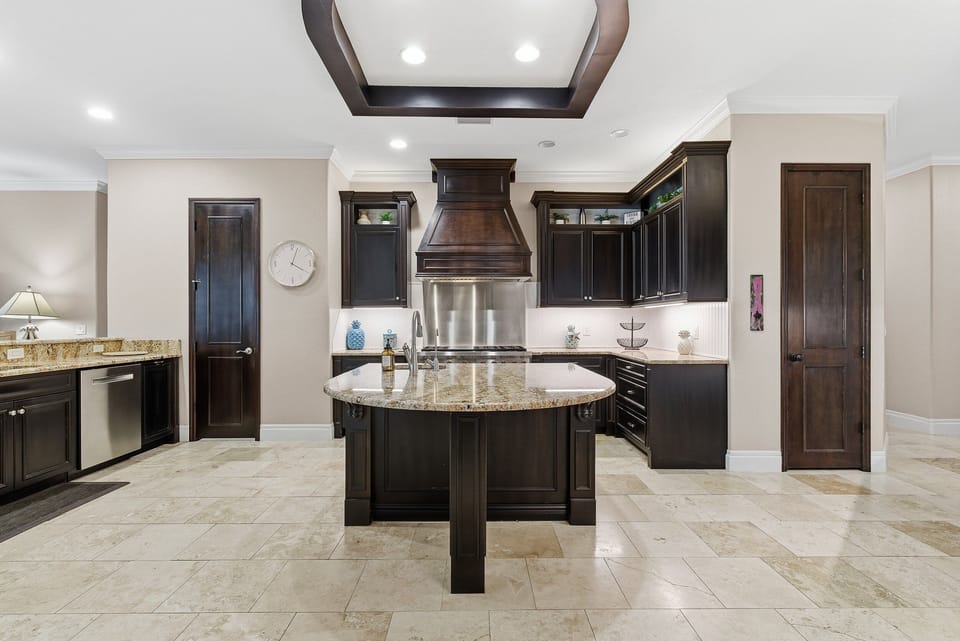 House, Multiple Beds, Hot Tub, Ocean View (Edgewater The Blue Horizon Estate) | Private kitchen