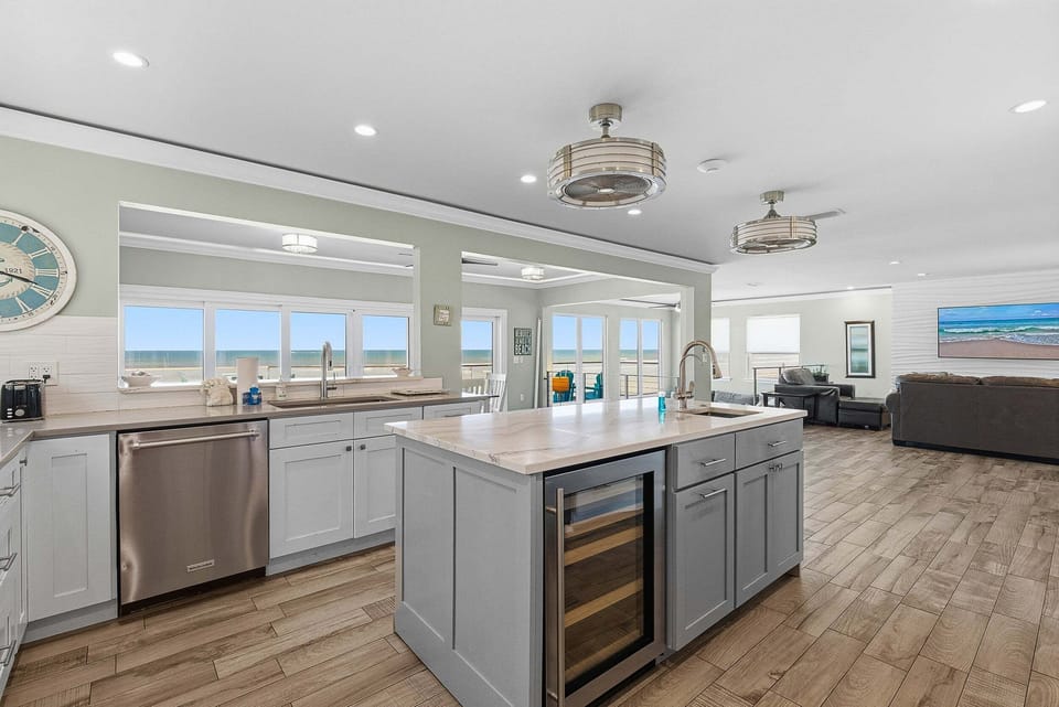 Condo, Multiple Beds, Pool Access, Ocean View (Atlantic Sunrise Home plus Cottage) | Private kitchen