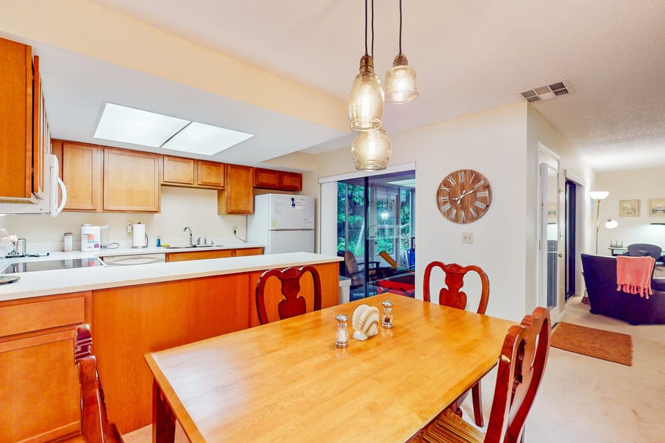 House, Multiple Beds, Patio, Garden View (NSB Sunset Haven D110) | 2 bedrooms, individually decorated, individually furnished, bed sheets