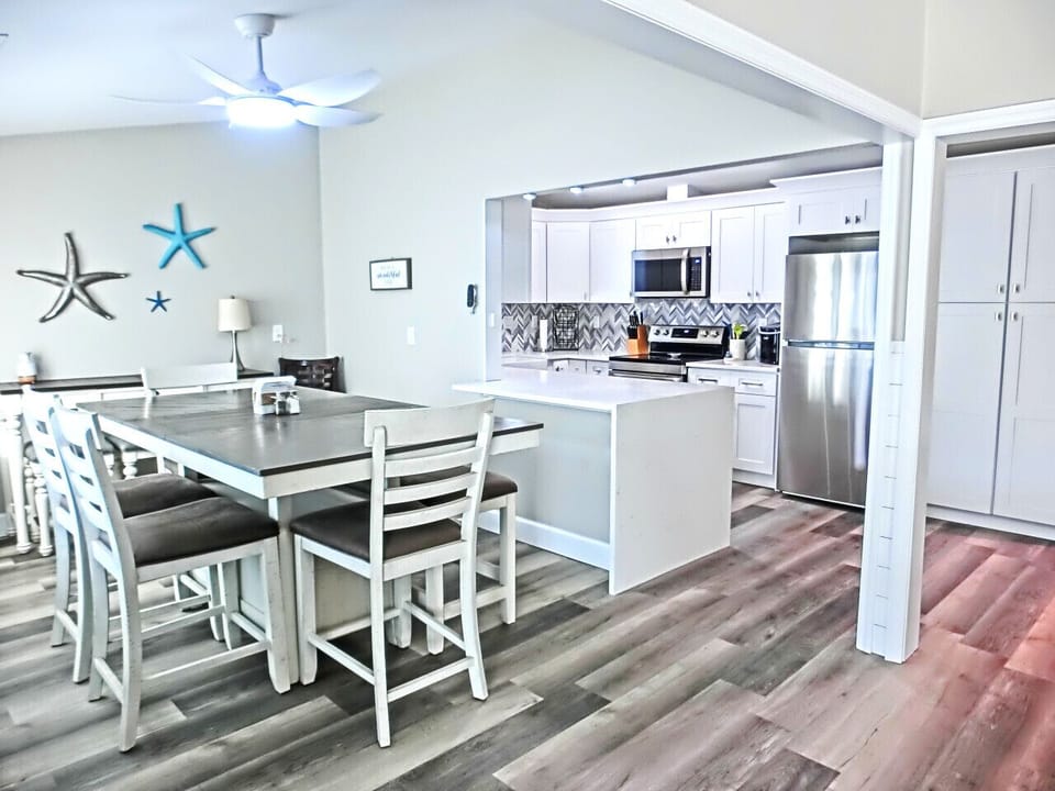 Open Dining Area with Kitchen Access
