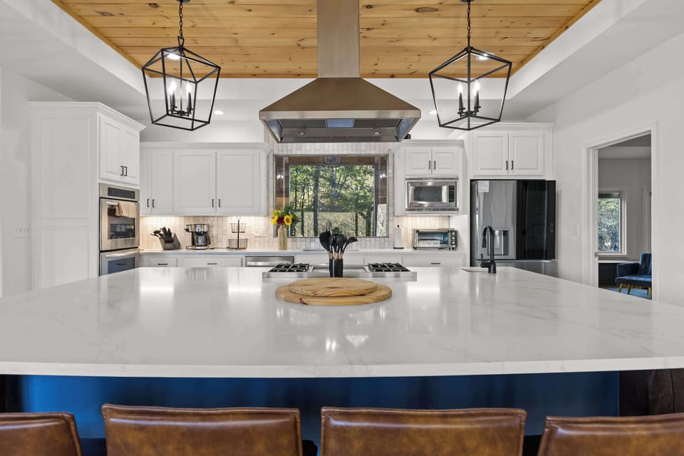 Gourmet chef or cereal enthusiast, you’ll love it here. Our kitchen has all the tools, space, and vibes you need to make mealtime part of the fun.