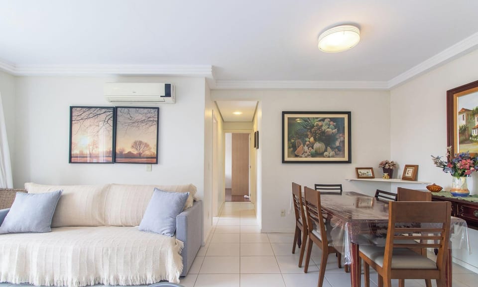 Basic Apartment | Living area