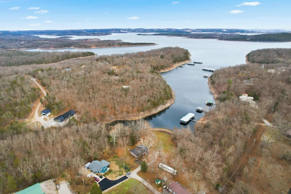 Overview of Lakeside Brick Retreat 