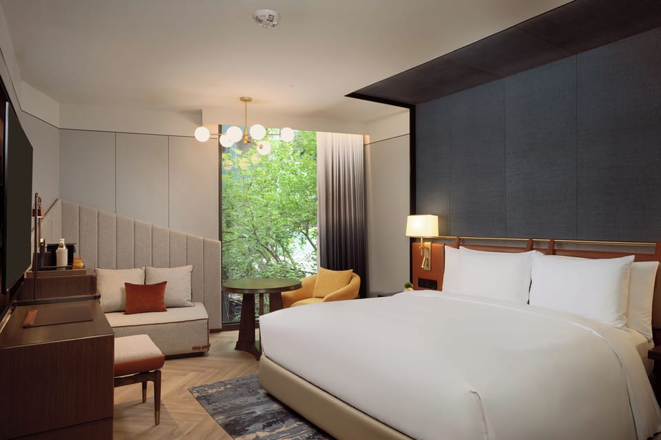 King Accessible Room | Courtyard view