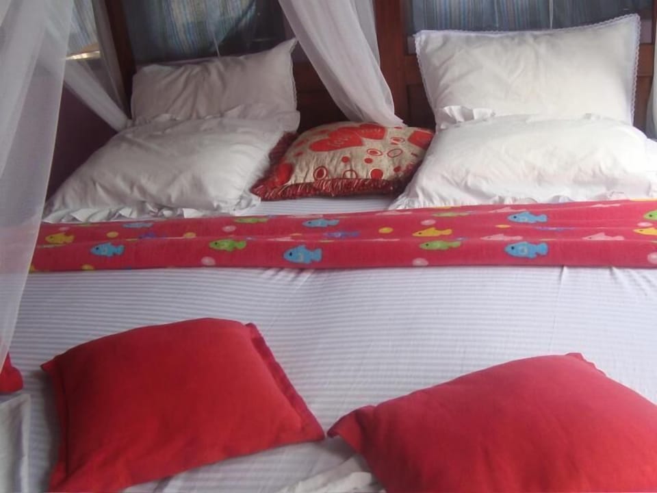 Minibar, desk, iron/ironing board, rollaway beds
