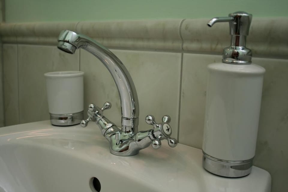 Superior Studio | Bathroom sink