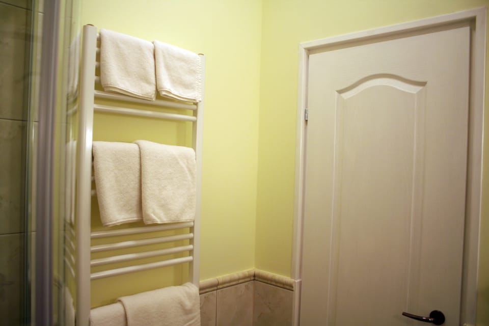Standard Double Room | Bathroom | Designer toiletries, hair dryer, towels