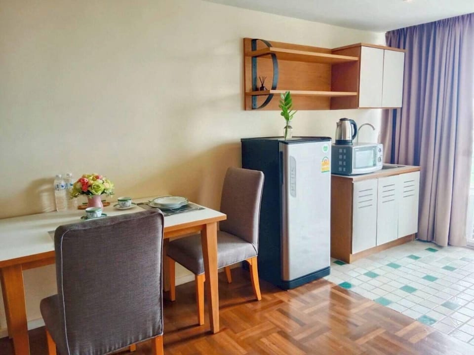 Studio, 1 King Bed | Free WiFi, bed sheets