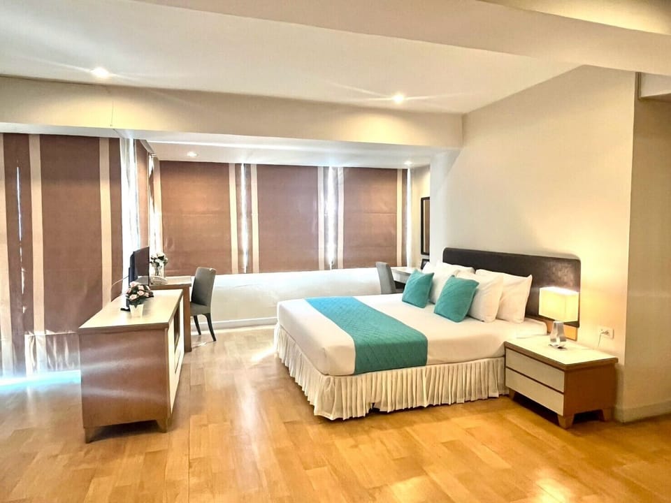 Studio Suite, 1 Bedroom, Non Smoking | Free WiFi, bed sheets