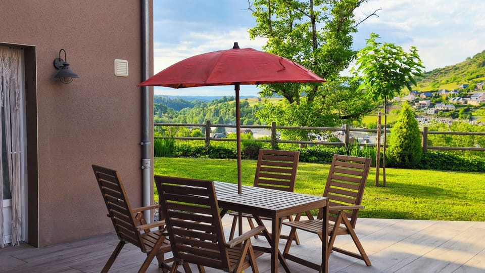 Terrasse - Appartement Gîte A mi-chemin Marcillac-Vallon 