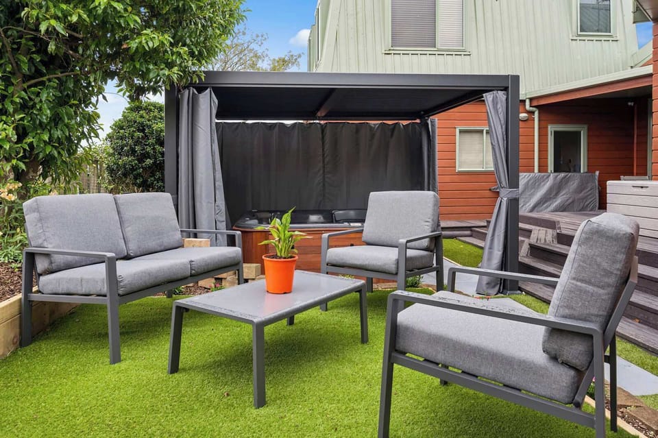 Relax in the outdoor space - cook a meal or just enjoy the garden.