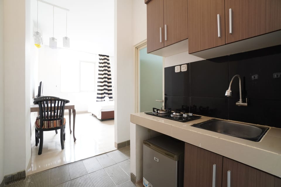 Deluxe Double Room, Non Smoking | Private kitchen