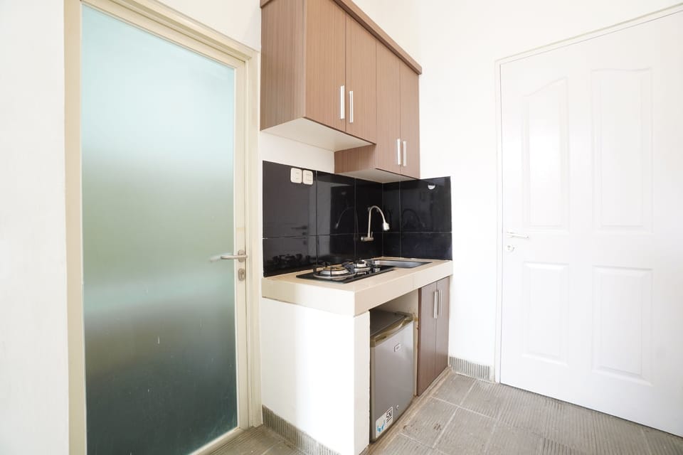 Deluxe Double Room, Non Smoking | Private kitchen