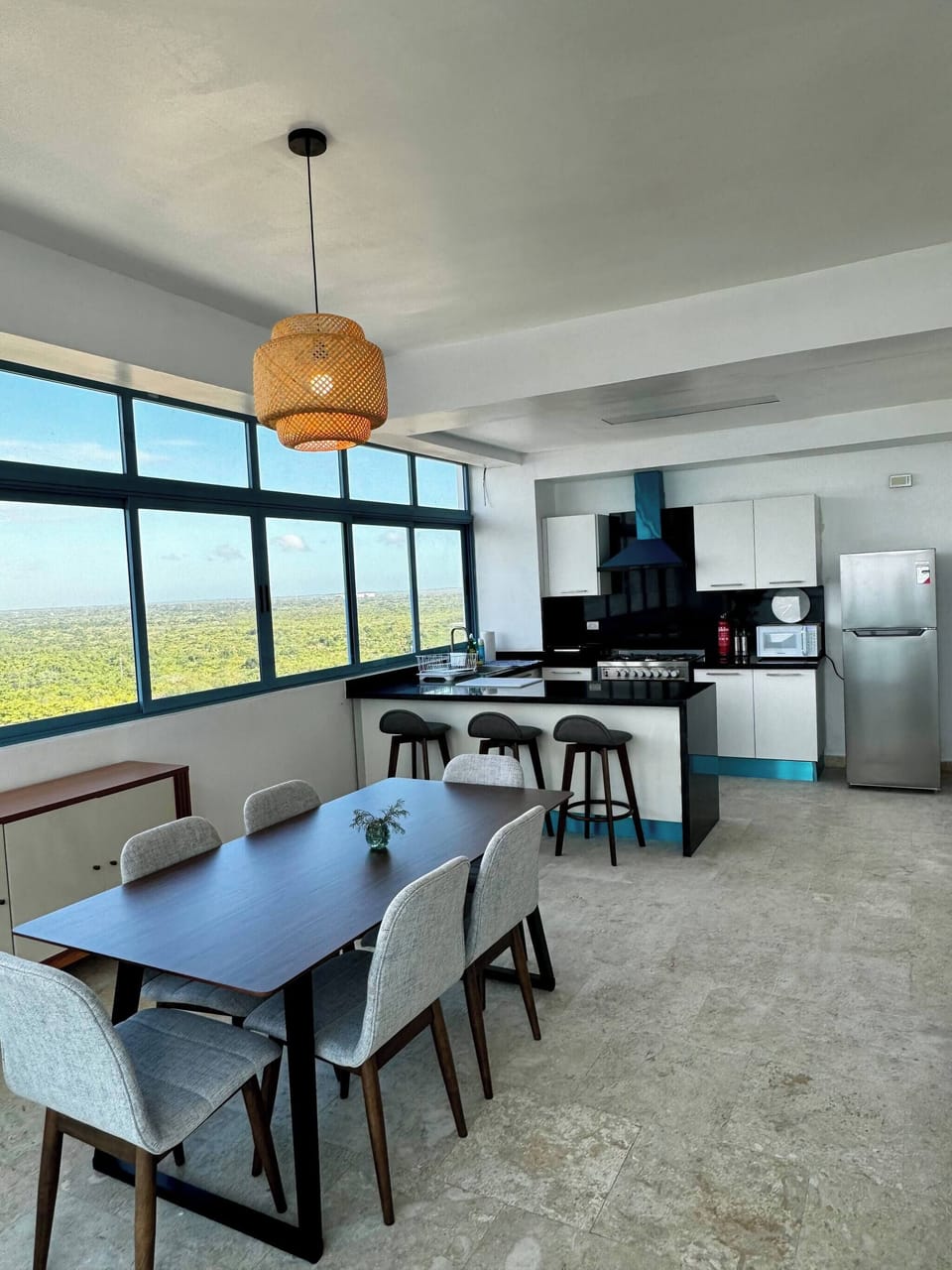 Apartment, 2 Bedrooms, Accessible, Smoking | Dining room