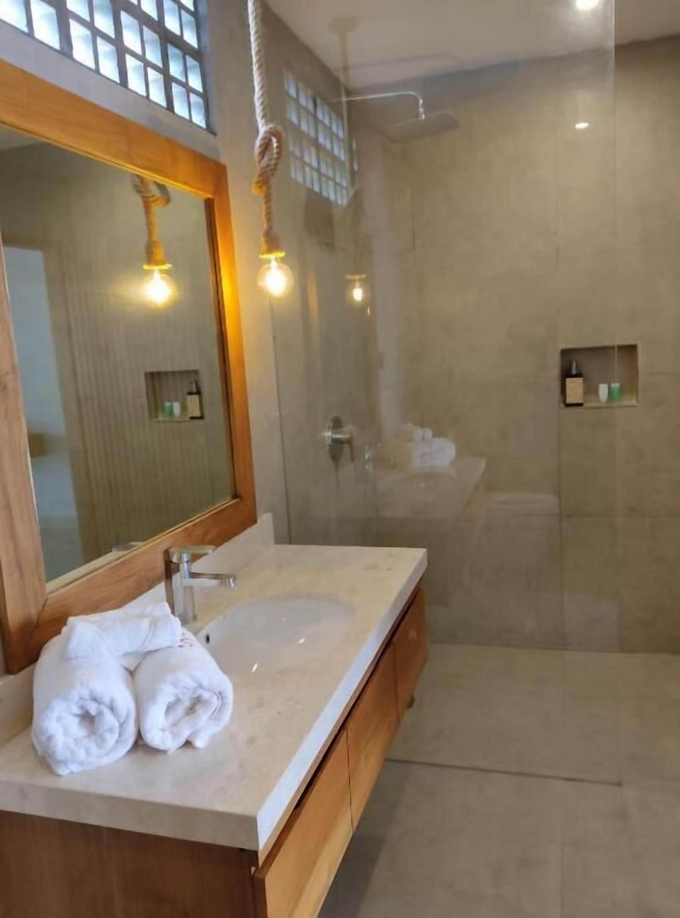 Deluxe Double Room, Balcony | Bathroom | Shower, hair dryer, bathrobes, bidet