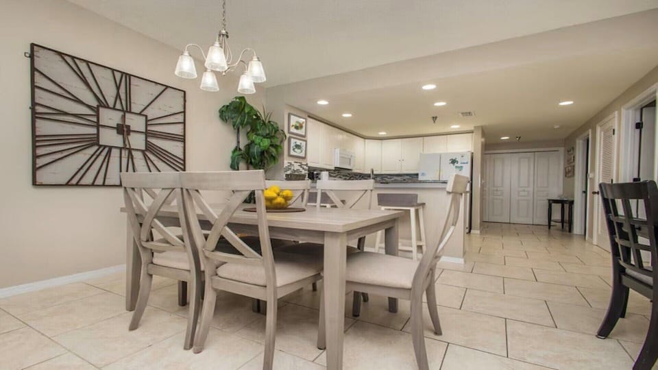 The eat in bar allows the whole family to enjoy mealtime together.  