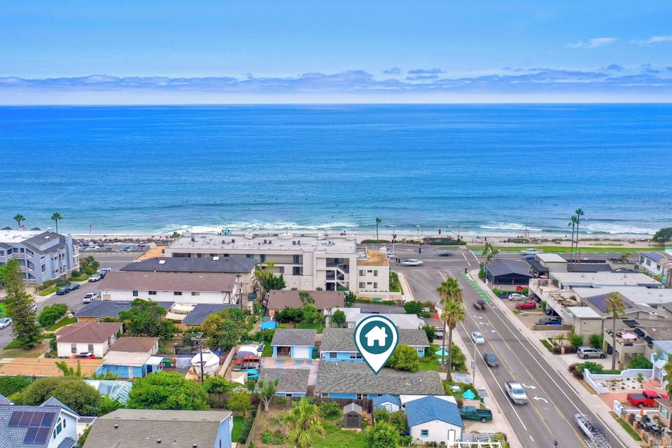 House (4 Bedrooms) | Aerial view