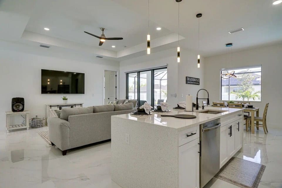 House (4 Bedrooms) | Interior