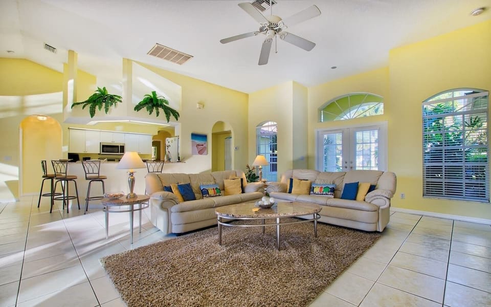 House (4 Bedrooms) | Interior