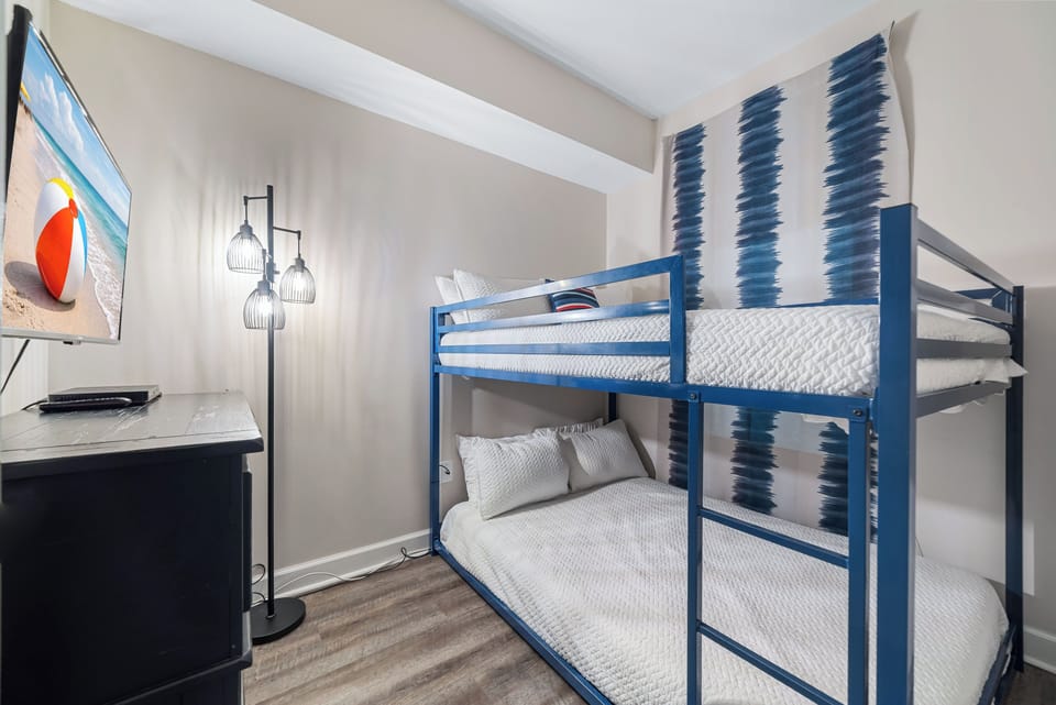 Guest bedroom