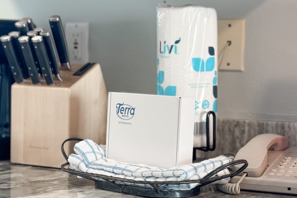 Kitchen amenities