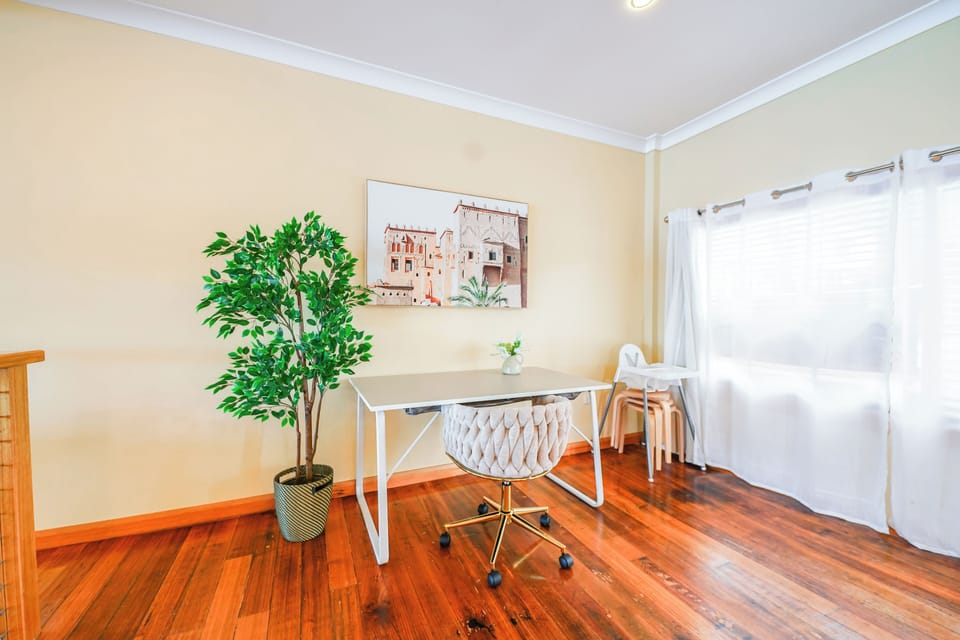 Deluxe Townhome, River View | Interior