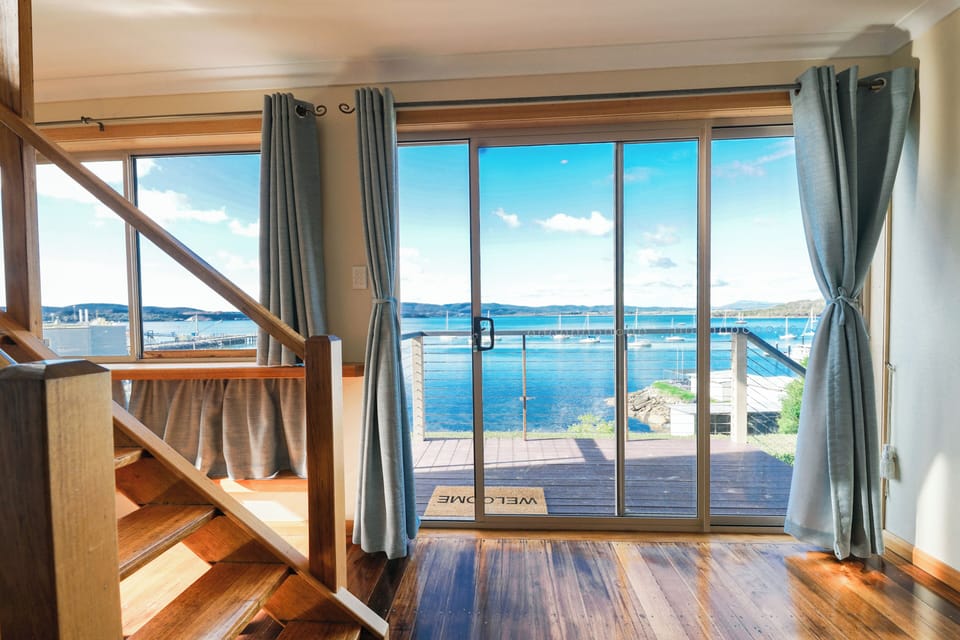Deluxe Townhome, River View | Interior