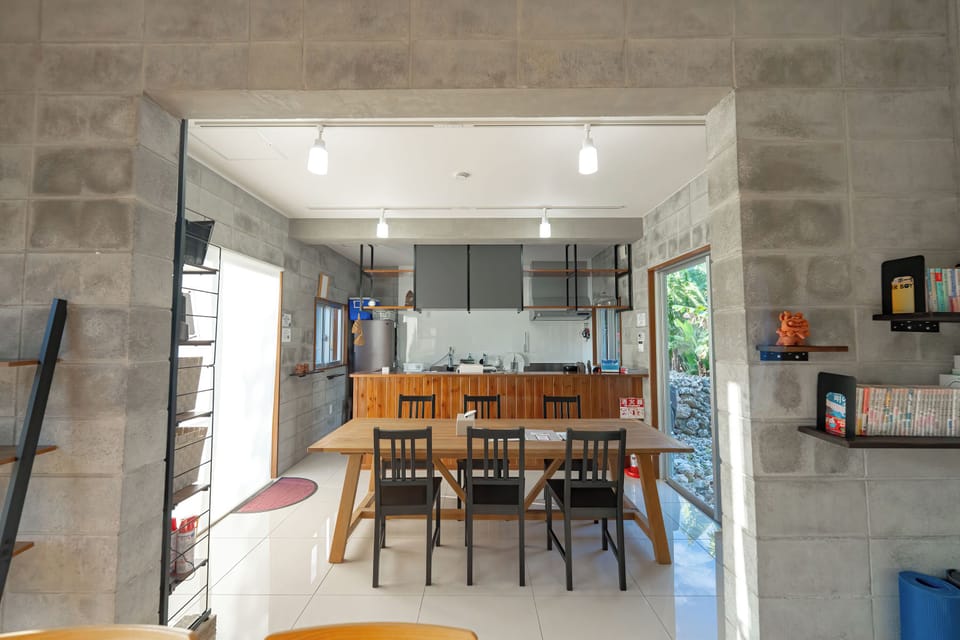 Basic House | Dining